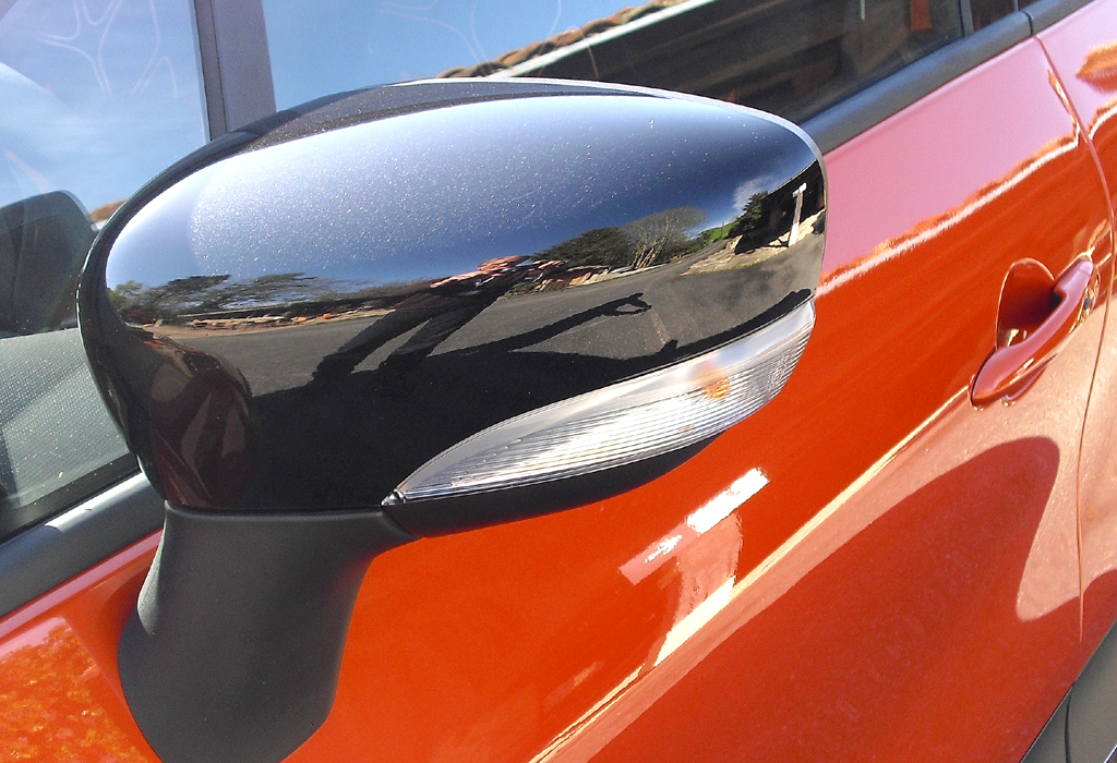 Renault Captur: In die Außenspiegel sind Blinkblöcke integriert. 