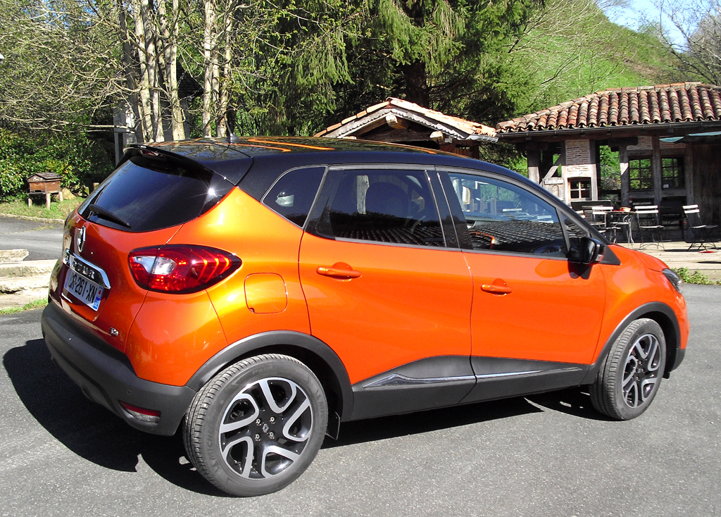Renault Captur: Und so sieht der fünftürige Fünfsitzer von der Seite aus.