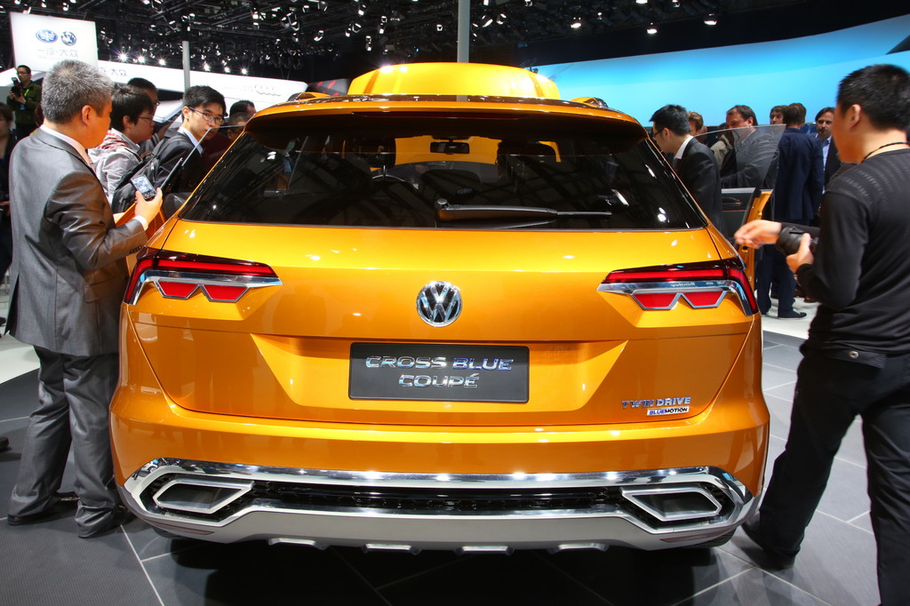 Shanghai 2013: Volkswagen zeigt Plug-in-Studie Cross Blue