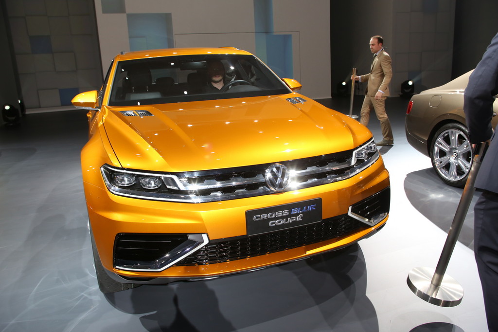 Shanghai 2013: Volkswagen zeigt Plug-in-Studie Cross Blue