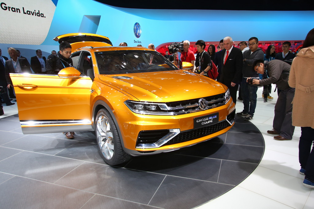 Shanghai 2013: Volkswagen zeigt Plug-in-Studie Cross Blue