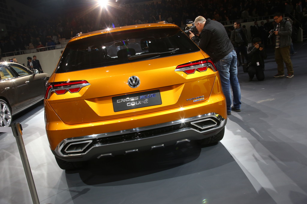 Shanghai 2013: Volkswagen zeigt Plug-in-Studie Cross Blue