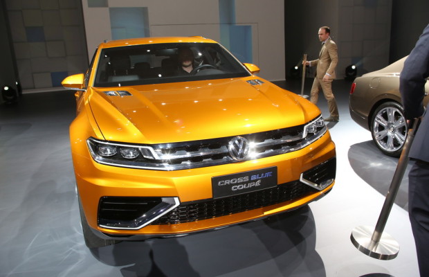 Shanghai 2013: Volkswagen zeigt Plug-in-Studie Cross Blue
