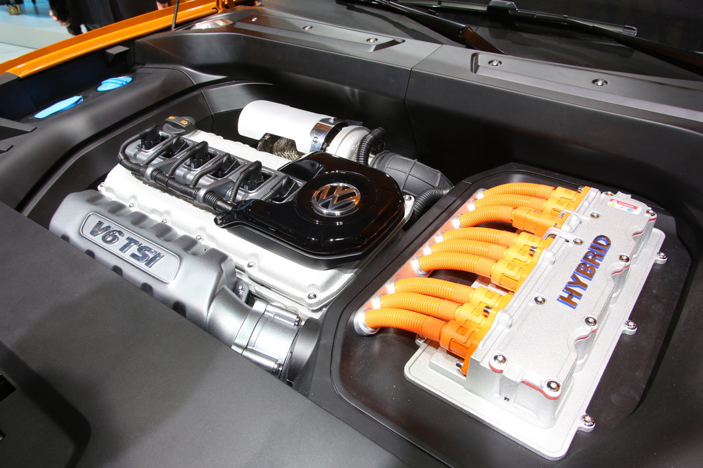 Shanghai 2013: Volkswagen zeigt Plug-in-Studie Cross Blue