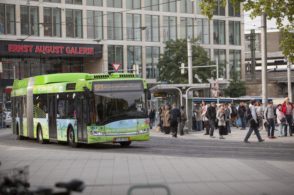 Solaris liefert 42 Hybridbusse nach Hannover