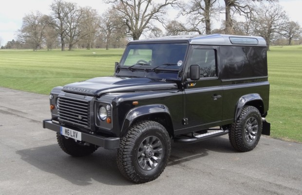 Sonderserie zum 65sten: Land Rover Defender LXV