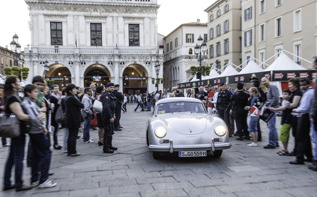 Stuck fährt Porsche 356 bei Mille Miglia