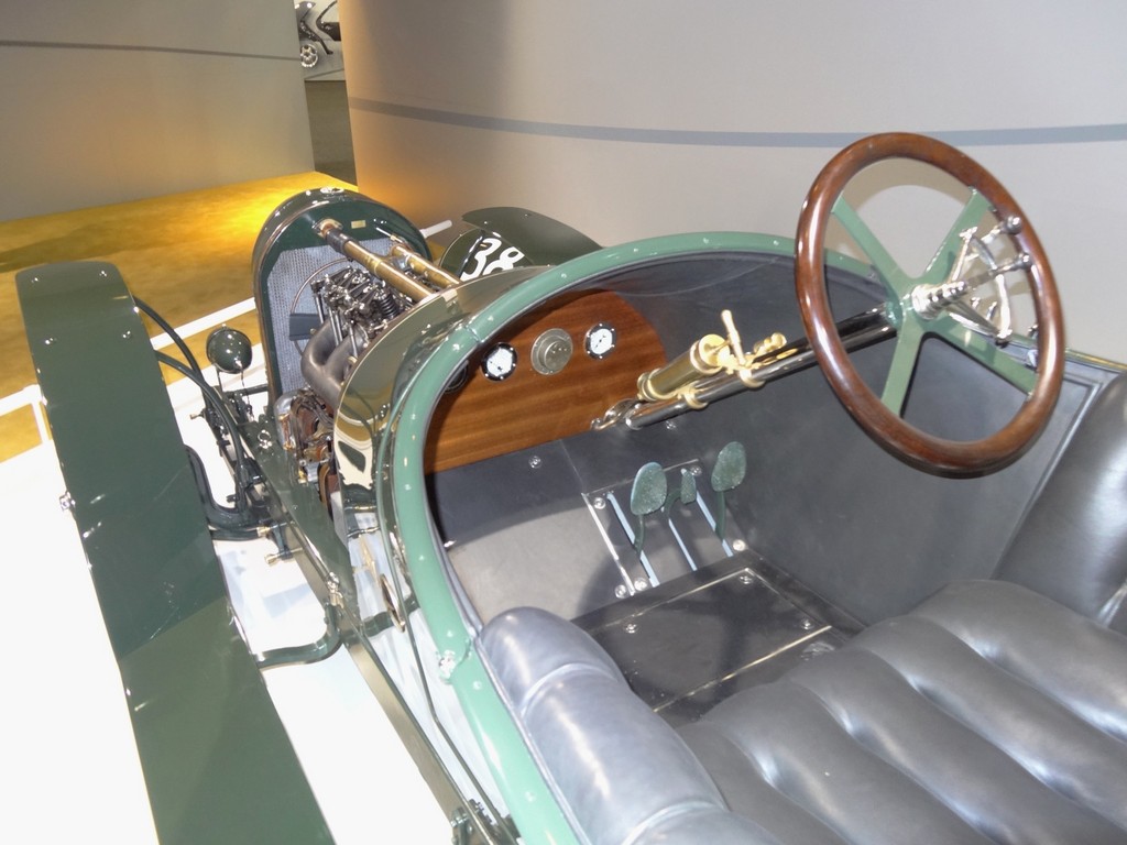 Techno Classica 2013: Volles Haus in Essen