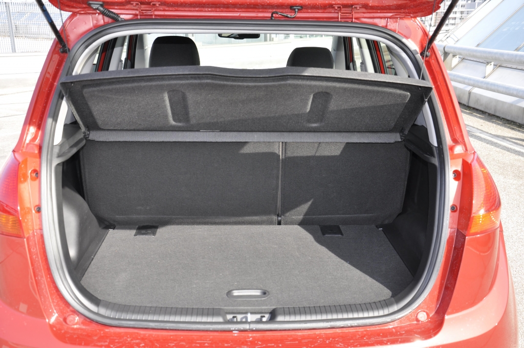Test Kia Venga 1.4 CRDI Spirit: Minivan mit flexiblem Innenraum
