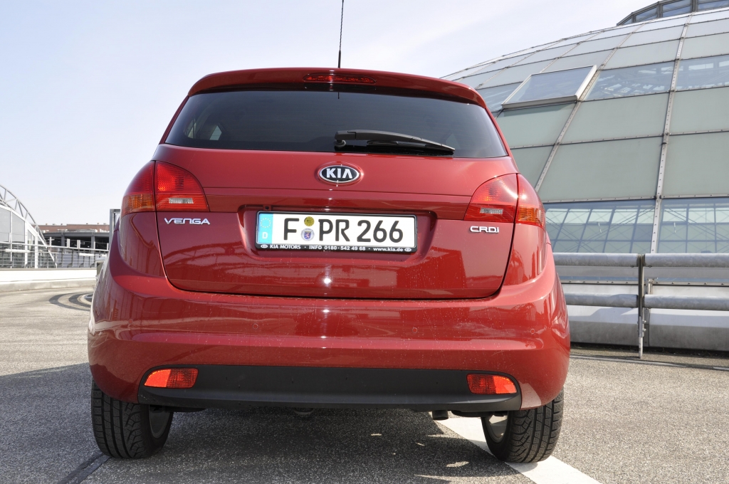 Test Kia Venga 1.4 CRDI Spirit: Minivan mit flexiblem Innenraum