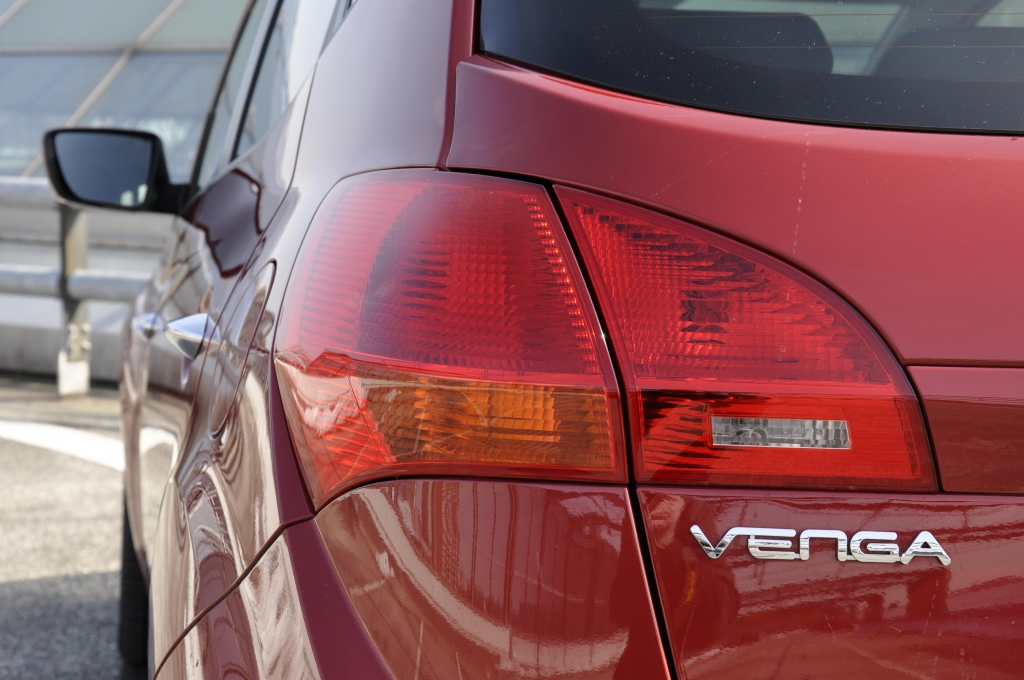 Test Kia Venga 1.4 CRDI Spirit: Minivan mit flexiblem Innenraum