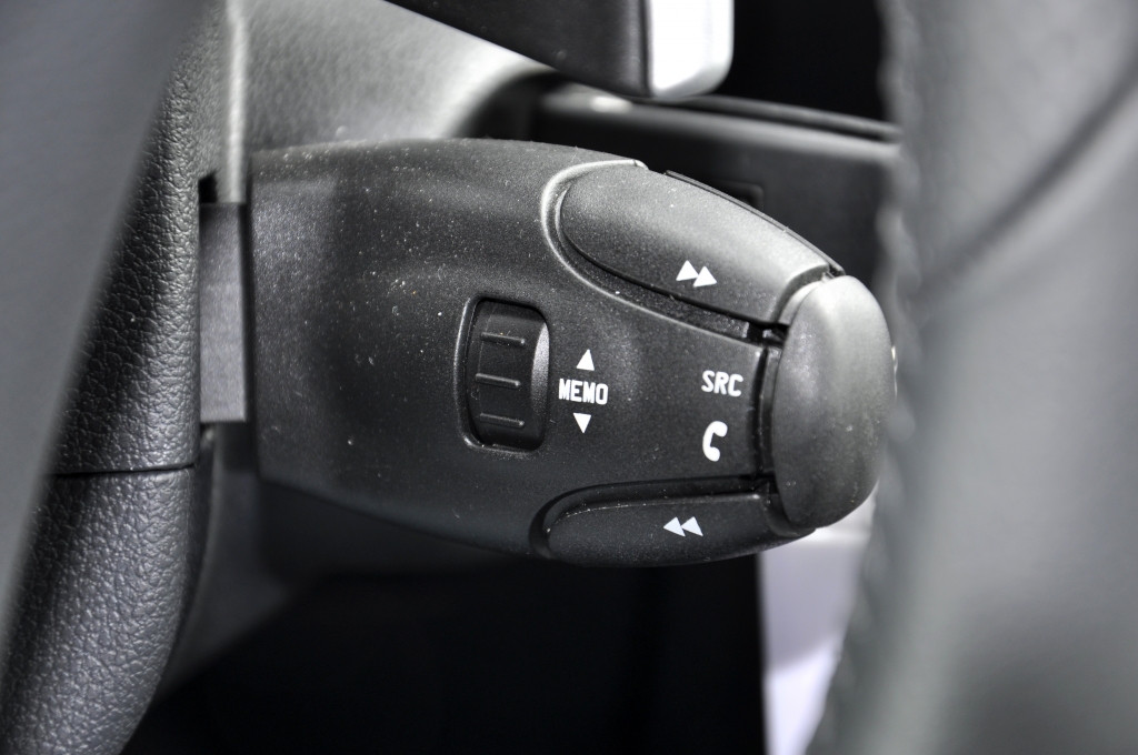 Test Peugeot 3008 HYbrid4: Mega-Crossover mit Supersparpotential