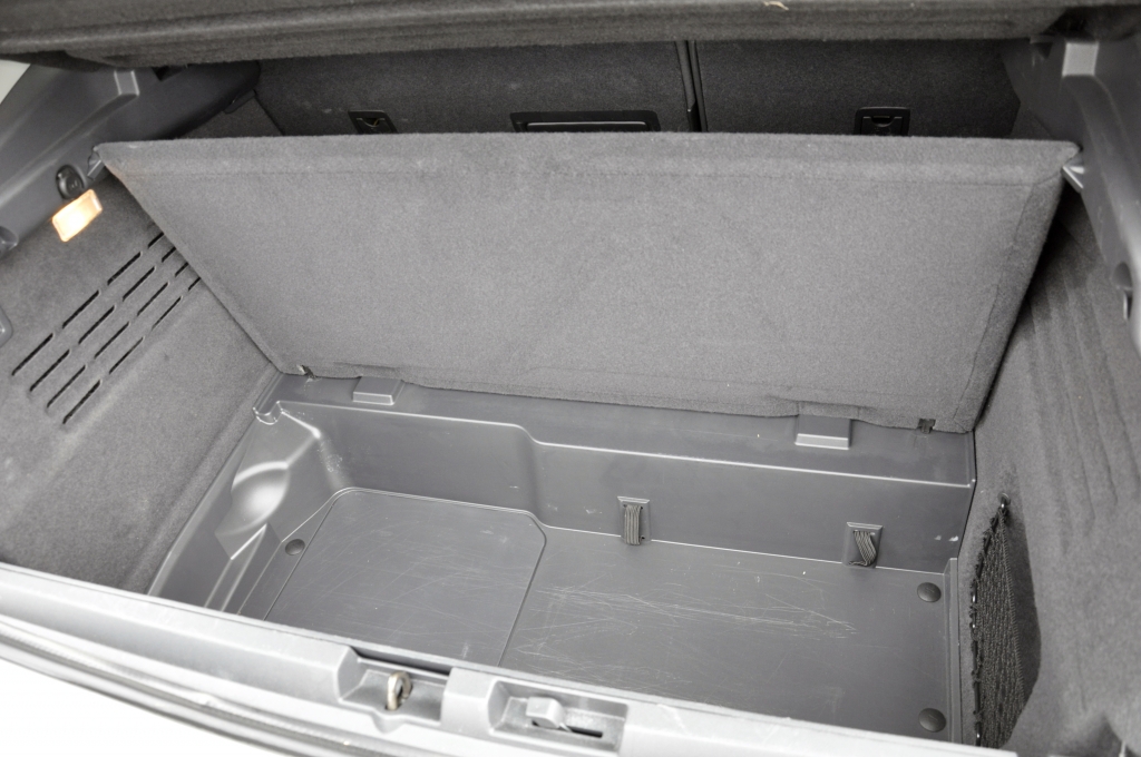 Test Peugeot 3008 HYbrid4: Mega-Crossover mit Supersparpotential