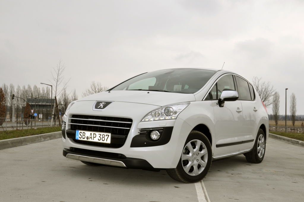 Test Peugeot 3008 HYbrid4: Mega-Crossover mit Supersparpotential