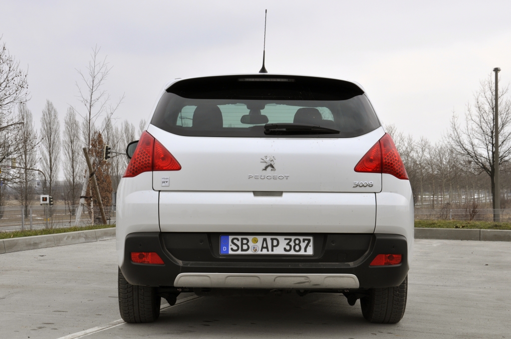 Test Peugeot 3008 HYbrid4: Mega-Crossover mit Supersparpotential