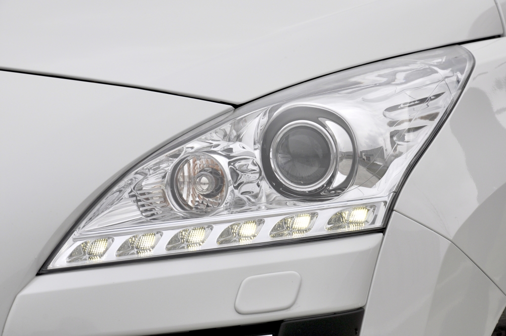 Test Peugeot 3008 HYbrid4: Mega-Crossover mit Supersparpotential