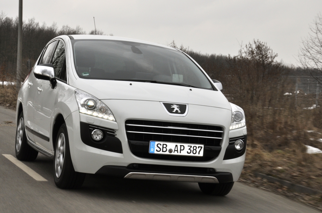 Test Peugeot 3008 HYbrid4: Mega-Crossover mit Supersparpotential