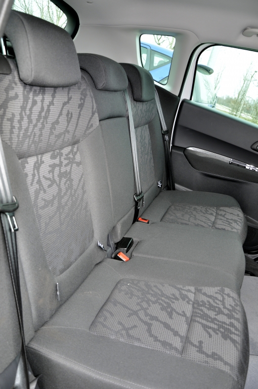 Test Peugeot 3008 HYbrid4: Mega-Crossover mit Supersparpotential