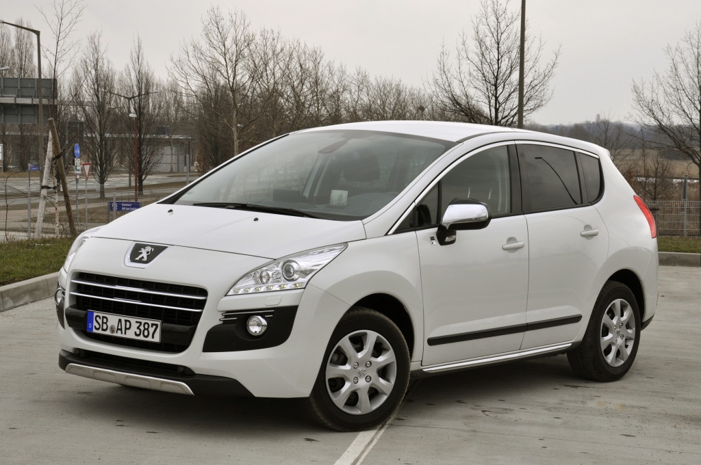 Test Peugeot 3008 HYbrid4: Mega-Crossover mit Supersparpotential