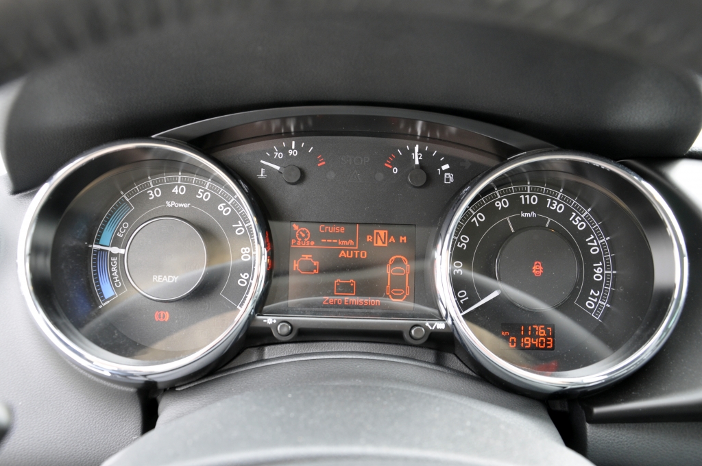 Test Peugeot 3008 HYbrid4: Mega-Crossover mit Supersparpotential