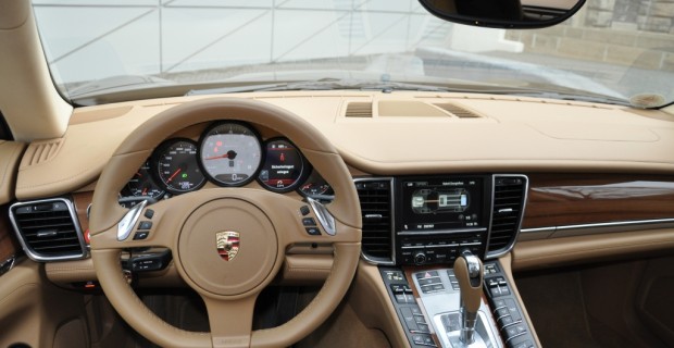 Test Porsche Panamera S Hybrid – Edel sei das Auto, hilfreich und gut.