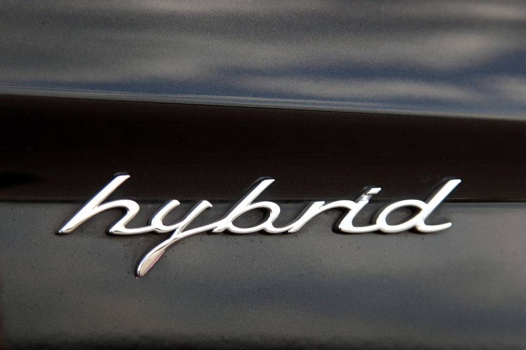 Test Porsche Panamera S Hybrid – Edel sei das Auto, hilfreich und gut.