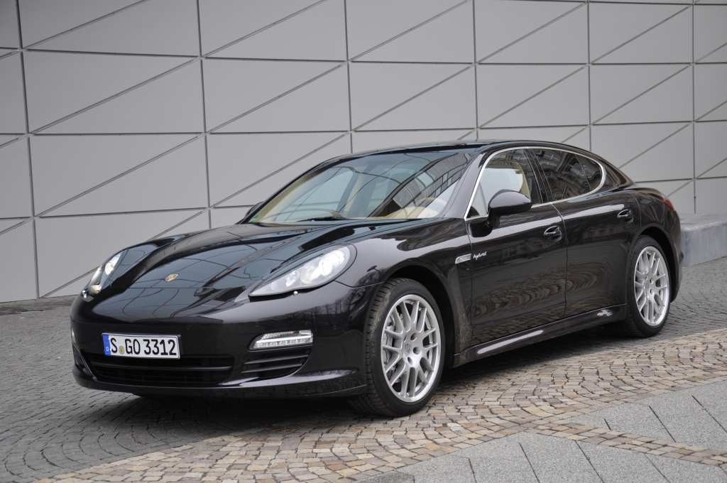 Test Porsche Panamera S Hybrid – Edel sei das Auto, hilfreich und gut.