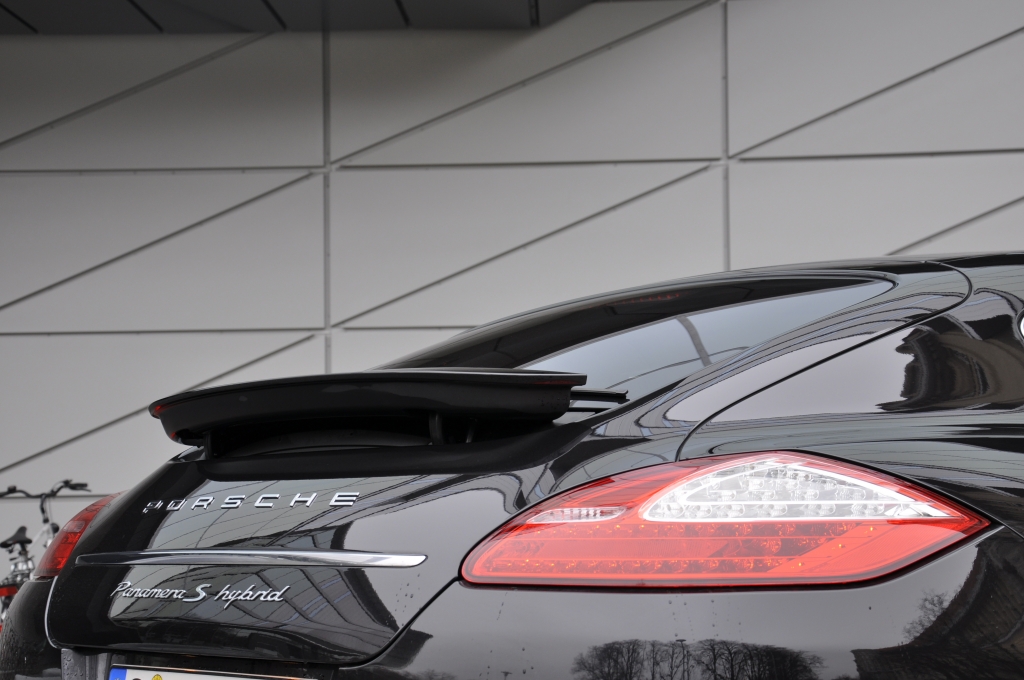 Test Porsche Panamera S Hybrid – Edel sei das Auto, hilfreich und gut.