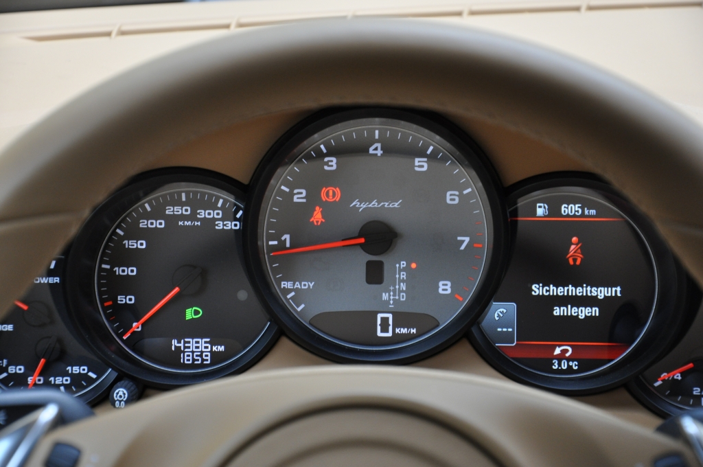 Test Porsche Panamera S Hybrid – Edel sei das Auto, hilfreich und gut.