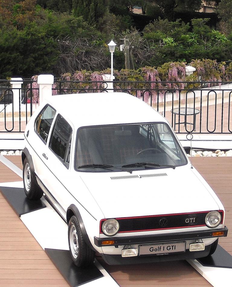 VW Golf GTI: ... und so die erste Generation vor 37 Jahren.