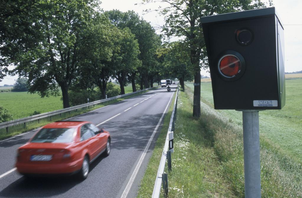 Verkehrssicherheitsreport 2013: Gefahren auf der Landstraße