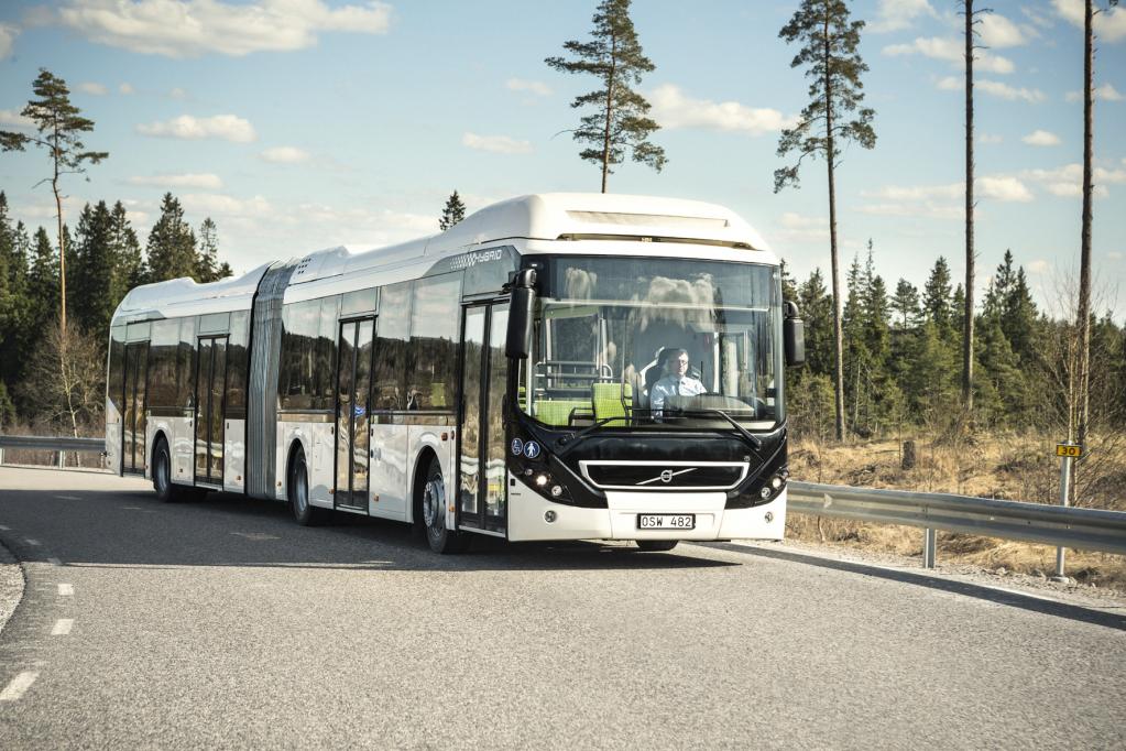 Volvo Busse: Modellgepflegte Reisebusse und Euro 6-Motoren