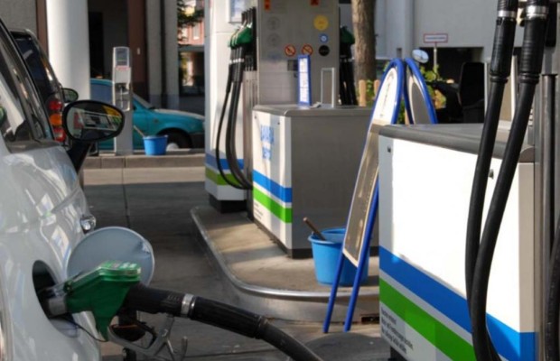 Zwischenziel Tankstopp - Deutsche suchen die günstigste Tankstelle
