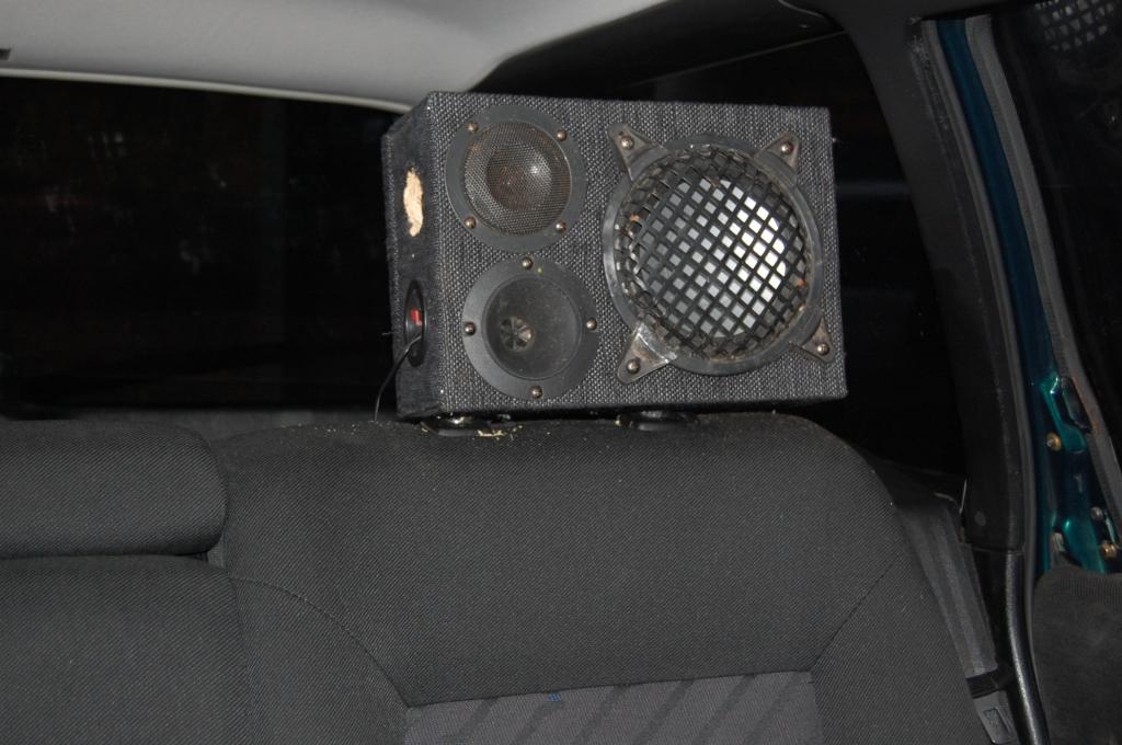  Auch wenn Kuschelrock läuft, ist diese Kopfstütze (1) nichts zum Anlehnen