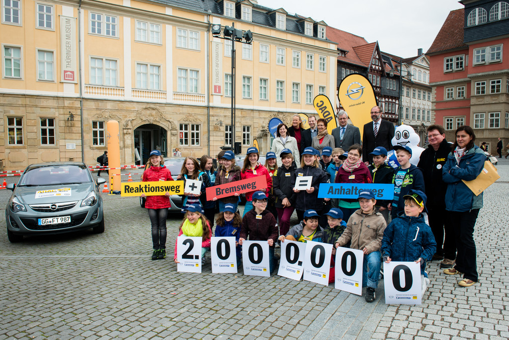 44 Opel Corsa im Dienst der Verkehrssicherheit