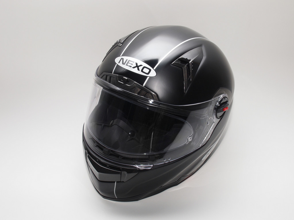 ADAC testet elf Motorradhelme