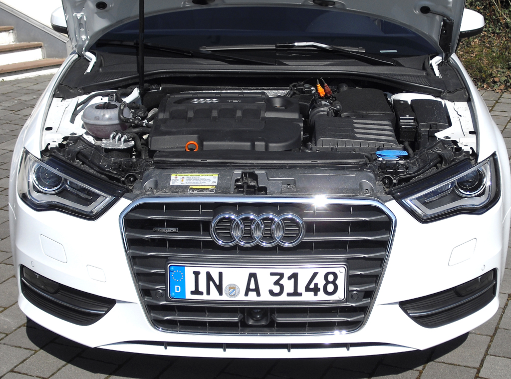 Audi A3: Blick unter die Haube auf den 2,0-Liter-Selbstzünder.