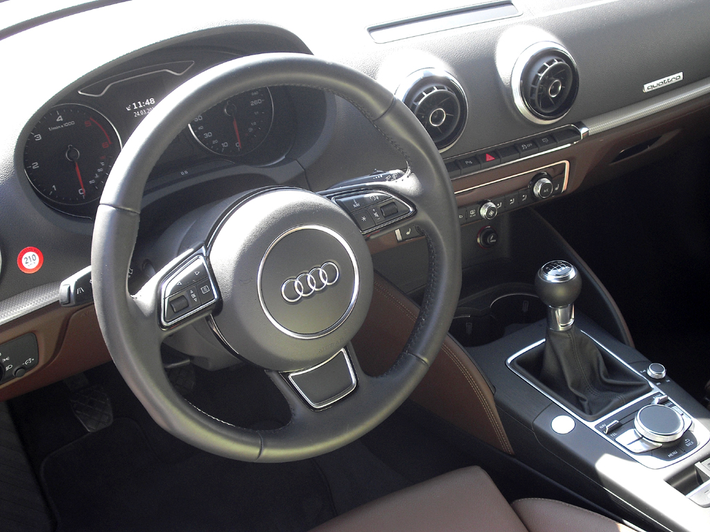 Audi A3: Das Cockpit wirkt übersichtlich gestaltet.