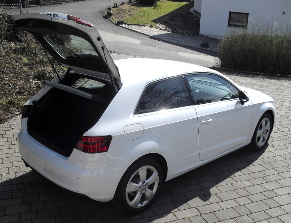 Audi A3: Ins Gepäckabteil passen 365 bis 1100 Liter hinein.