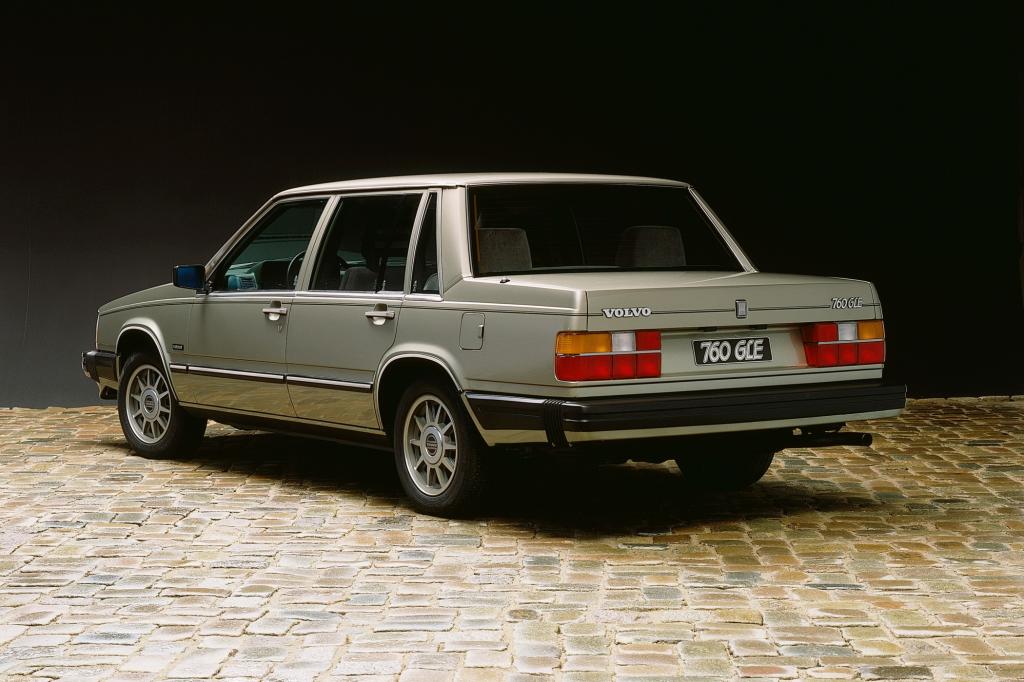 Bereits direkt nach dem Einstieg merkt man, dass Volvo schon vor 25 Jahren Wert auf Sicherheit gelegt hat