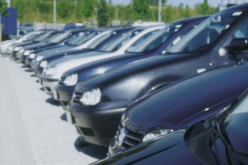 Check Autokauf: Wie viel wird ausgegeben, was wird gekauft 
