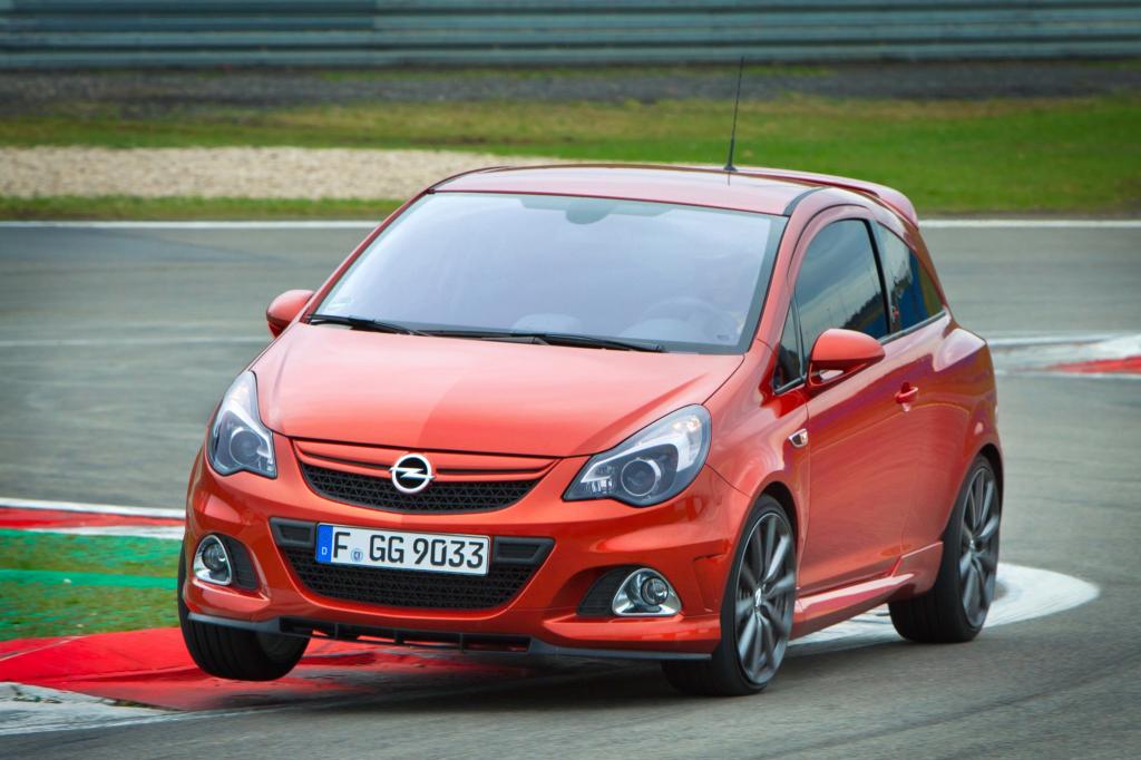 Der Track-Trainer soll Hobby-Rennfahrer lotsen - zum Beispiel im Opel Corsa OPC Nürburgring Edition