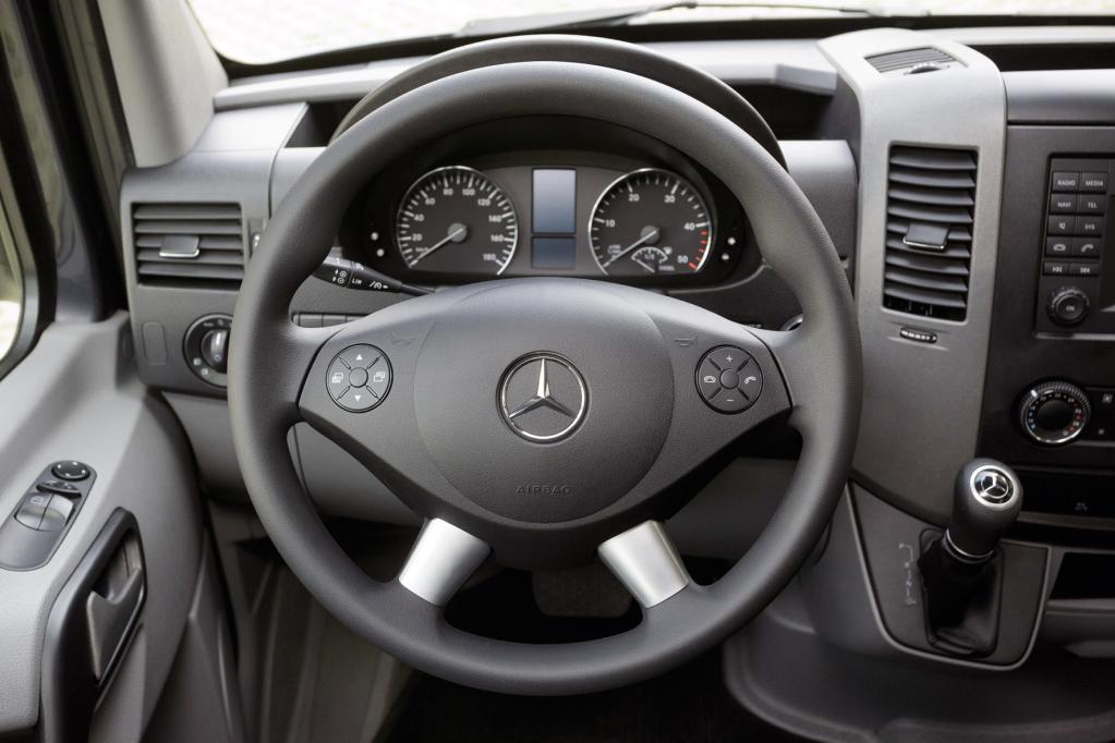 Der neue Mercedes-Benz Sprinter: Sicher und genügsam