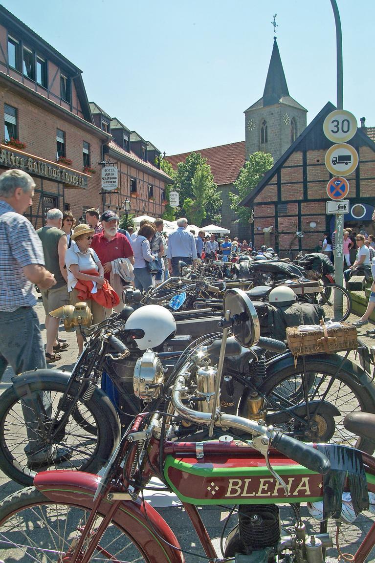 Einzigartige Schau von Vorkriegsmotorrädern