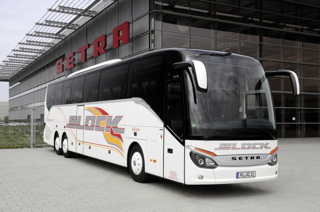 Erster Dreiachser der Comfort Class 500 in Deutschland