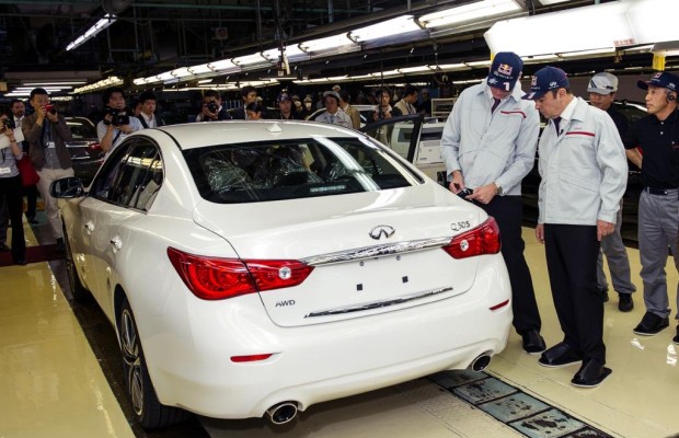 Erster Infiniti Q50 rollt vom Band