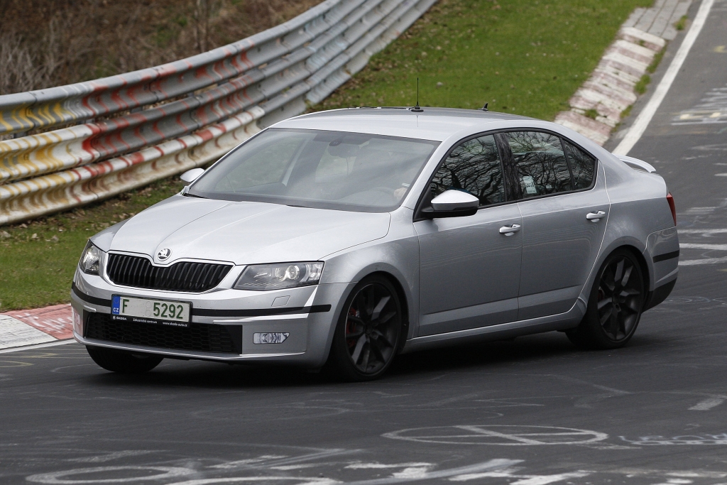 Erwischt: Erlkönig Škoda Octavia RS – Der große GTI