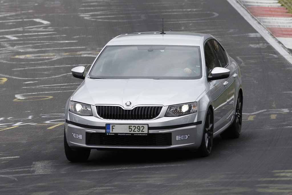 Erwischt: Erlkönig Škoda Octavia RS – Der große GTI
