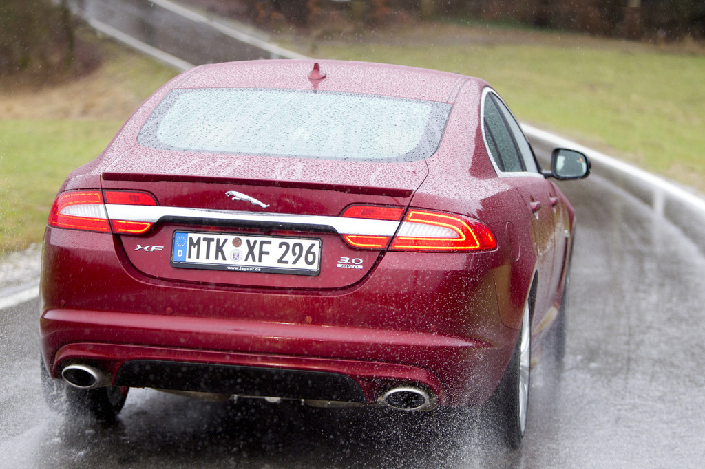 Fahrbericht Jaguar XF 3.0 AWD: Vier Pfoten nur bei Bedarf