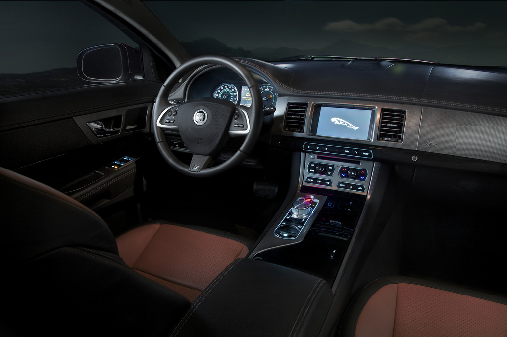 Fahrbericht Jaguar XF 3.0 AWD: Vier Pfoten nur bei Bedarf